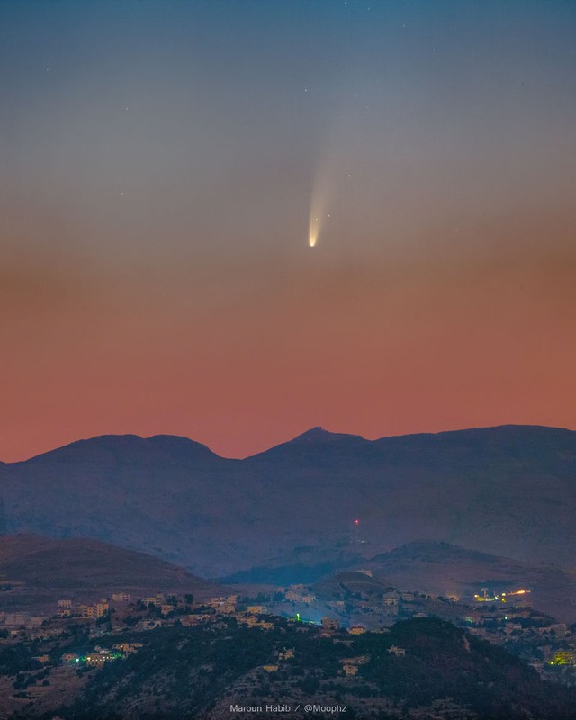 Cometa Neowise ficou totalmente visível no céu do Líbano