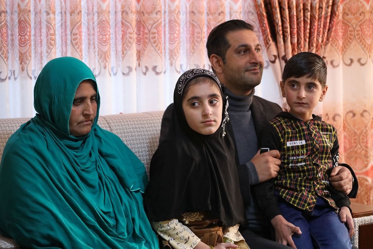 Shabat Gula, a 'garota afegã', viveu uma vida difícil 