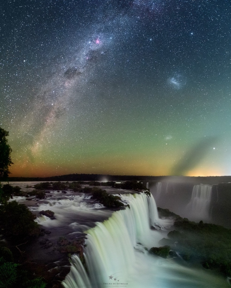 Nas Cataratas do Iguaçu, fotógrafo captura imagens impressionantes de estrelas e rastro da Via Láctea; confira imagens