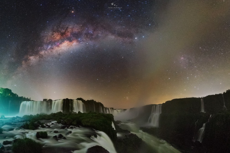 Nas Cataratas do Iguaçu, fotógrafo captura imagens impressionantes de estrelas e rastro da Via Láctea; confira imagens