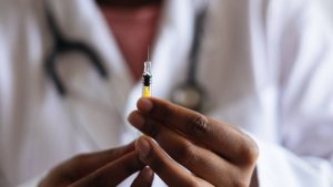 Oxford testa nova vacina contra câncer de próstata, pulmão e ovário