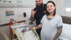 Em Curitiba, mulher dá à luz durante show do Metallica