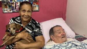 Na Bahia, cachorro salva casal idoso de incêndio após alertar cuidadora