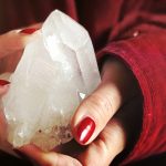 Ágata, quartzo negro e mais: as melhores pedras para proteção pessoal