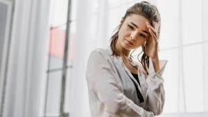 Para evitar desde já! 4 hábitos que aumentam a ansiedade e sugam sua energia