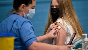 Ministério da Saúde recomenda aplicação da 3º dose da vacina contra Covid para adolescentes