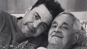 Zezé Di Camargo homenageia pai, Francisco, que faria 85 anos hoje