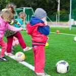 Pesquisa aponta que esportes coletivos beneficiam saúde mental das crianças