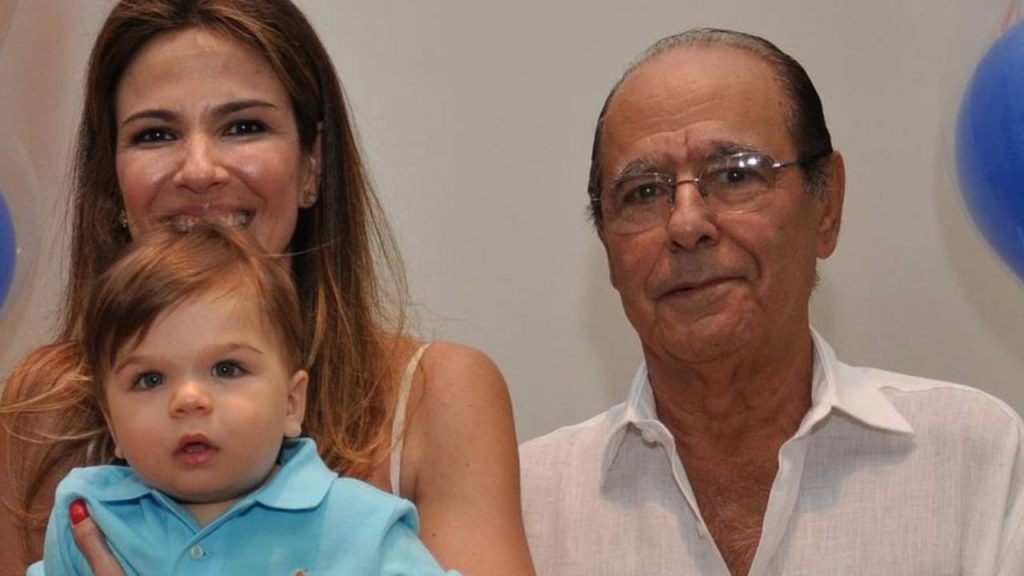 Luciana Gimenez compartilha carta deixada por pai: “Amar significa se dar por inteiro”