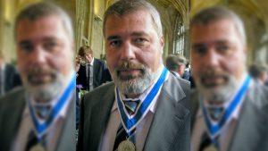 Russo que venceu Nobel da Paz vende medalha para ajudar crianças da Ucrânia
