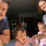 Joaquim Lopes leva filhas na casa da avó pela primeira vez e relembra infância