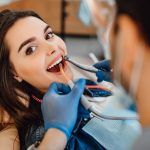 Dentista dá 10 dicas preciosas para cuidar e proteger sua saúde bucal