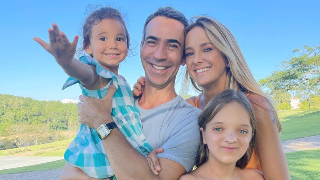 Ticiane Pinheiro e família celebram 3 anos de filha Manuella: "Princesinha"