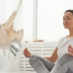 9 dicas para colocar a meditação na rotina e aproveitar seus benefícios