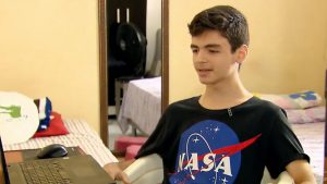 Aos 12 anos, brasileiro descobre asteroides e ganha prêmio da Nasa
