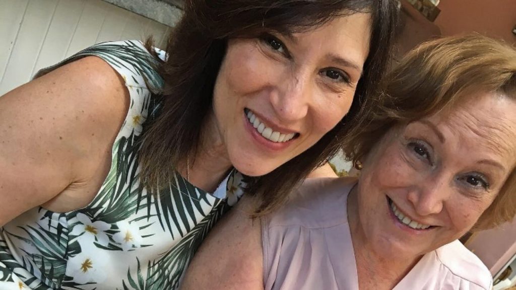 Beth Goulart relembra momento com mãe: "Amar é tão importante"