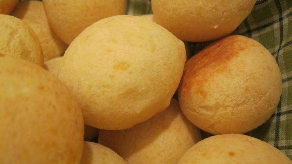 Dia Nacional do Pão de Queijo: aprenda a fazer uma receita típica de Minas Gerais Dia Nacional do Pão de Queijo: aprenda a fazer uma receita típica de Minas Gerais