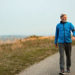 Idosos de 80 anos devem caminhar 10 minutos por dia, segundo estudo