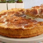 Para adoçar seu dia: torta de banana com leite condensado!