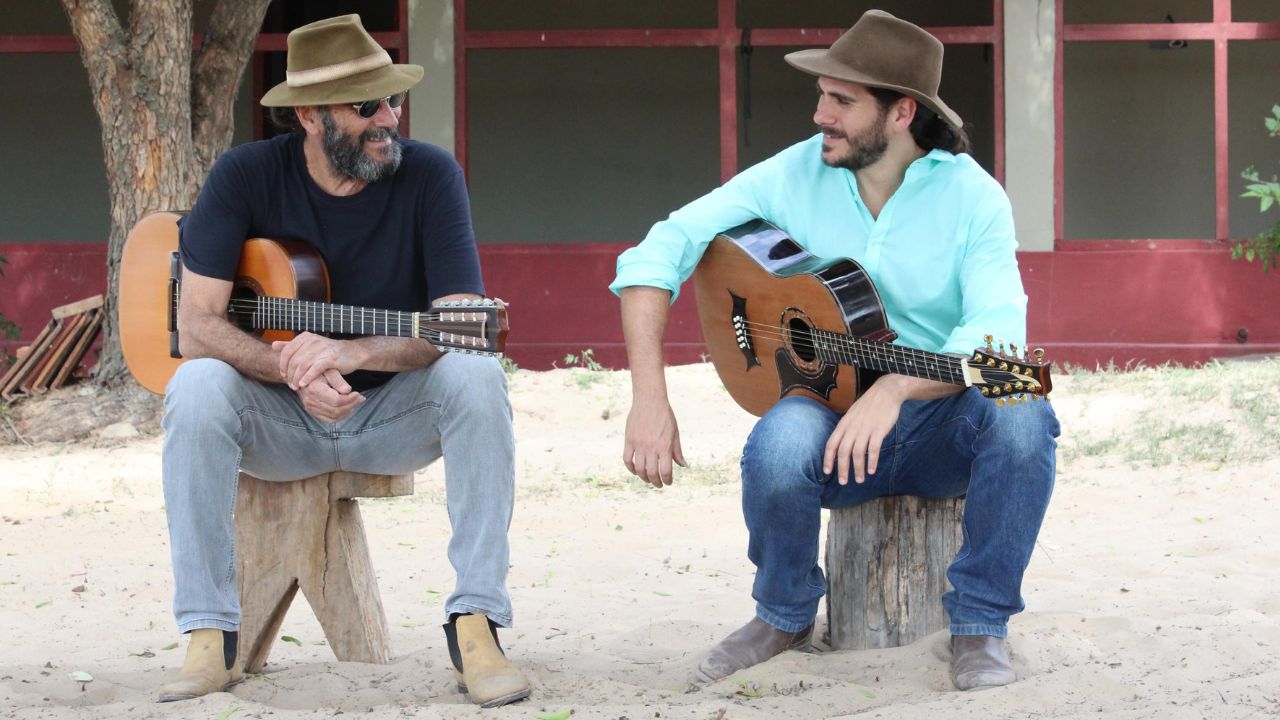 Almir Sater e Gabriel, pai e filho na vida real, emocionam público