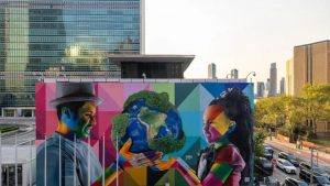 Kobra inaugura mural na sede da ONU e diz que a arte é ferramenta de transformação