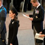Kate Middleton e Meghan Markle homenageiam Elizabeth II com joias especiais