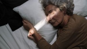 Você sabia que a qualidade do sono tende a diminuir com o passar dos anos?