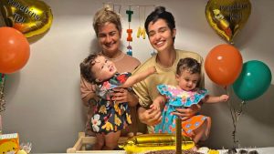 Nanda Costa celebra 1º ano de filhas gêmeas: "Amo mais que tudo!"