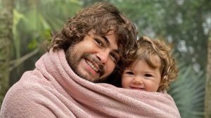 "Te amo mais que o infinito": Rafa Vitti homenageia filha e aniversariante, Clara Maria