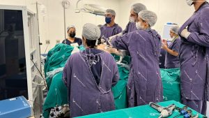Paciente de 260 kg faz bariátrica recorde no Hospital da Baleia, em BH