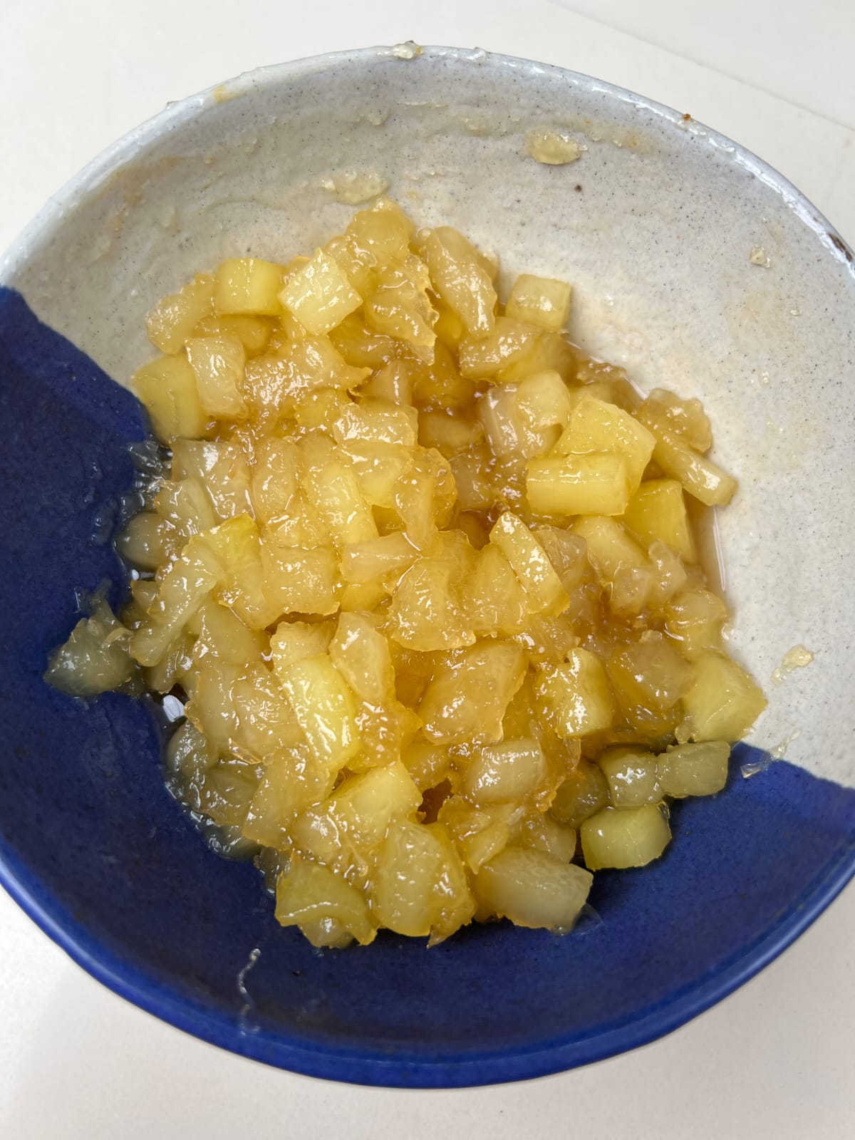Aprenda a fazer deliciosa compota de abacaxi - ideal para comer com sorvete de creme!