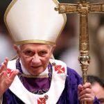 "Peço perdão, de coração", diz Papa Bento XVI em seu testamento