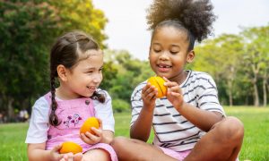 Dica de ouro: como estimular as crianças a comer frutas?