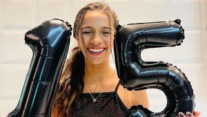 Skatista Rayssa Leal completa 15 anos e comemora: "Gratidão por mais um ano"