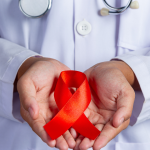 Terceiro paciente com HIV é curado após transplante de células-tronco