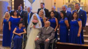 Felizes para sempre: idosos têm casamento na igreja após 60 anos juntos