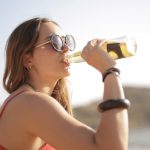 Dia de Combate ao Alcoolismo: 7 razões para mulheres evitarem bebidas alcoólicas
