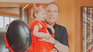 Roberto Justus celebra 2 anos de neta, Stella: "Lindinha do vovô"
