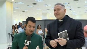 Jornalista vive momento emocionante ao lado de Padre Marcelo Rossi: “meu coração está marcado”