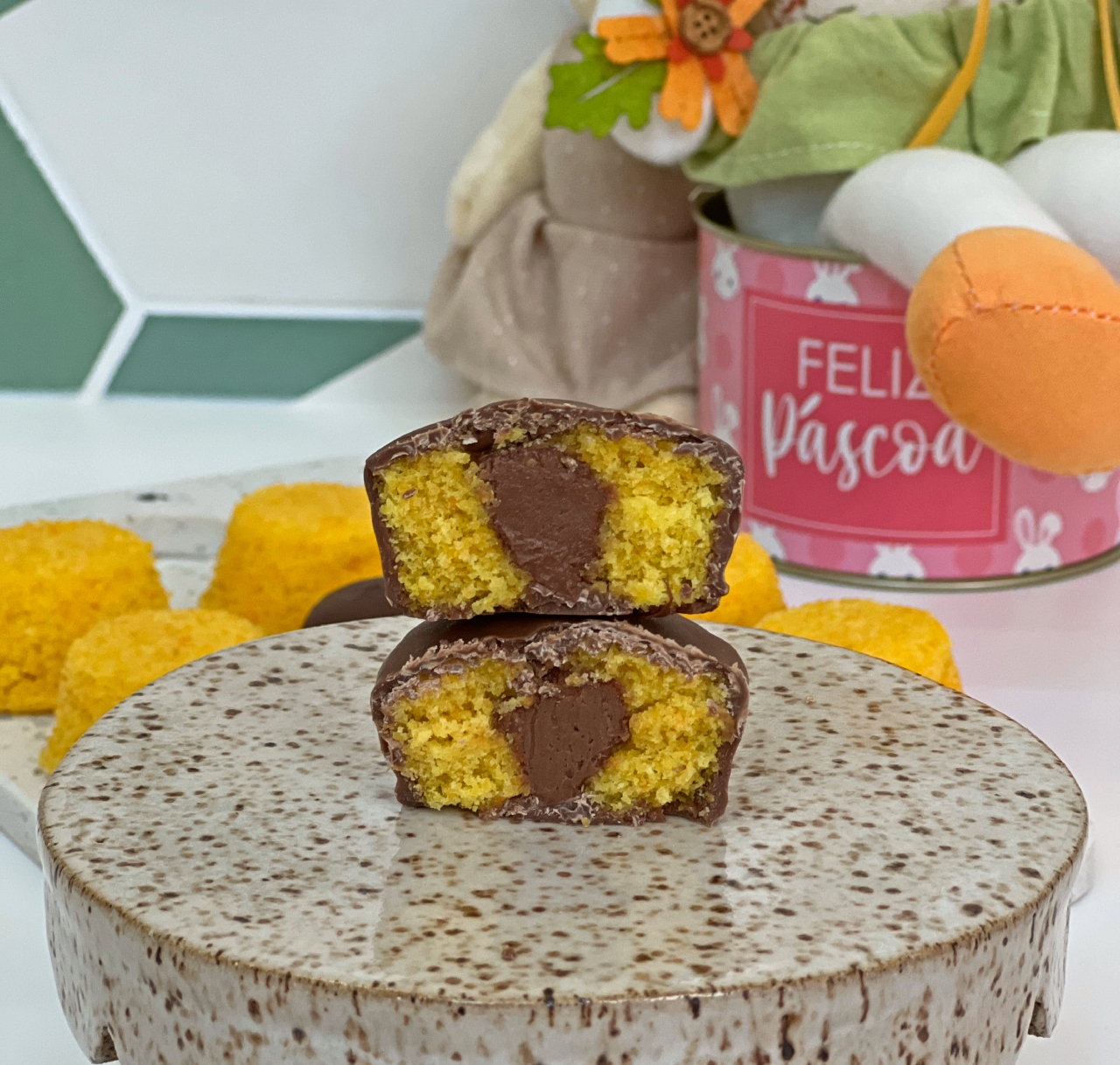 Receitinha para as crianças: mini bolo de cenoura recheado com creme de avelã!