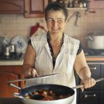 Cozinhando com amor: rituais energéticos e espirituais para purificar os alimentos
