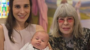 Nora de Rita Lee fala sobre relação da cantora com neto: "Uma avó maravilhosa"