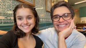 Sandra Annenberg celebra 20 anos de filha, Elisa: "Sempre ao seu lado!"