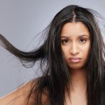 Cabelo com frizz no frio